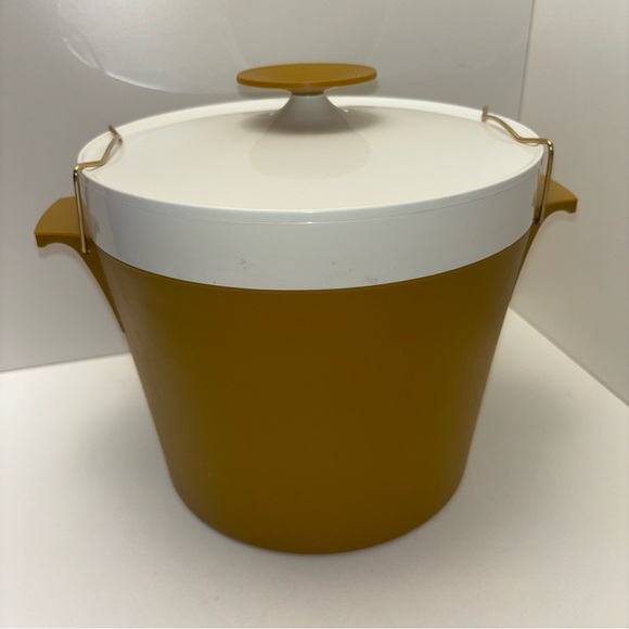 David Douglas Other - David Douglas vintage Therm Ware insulated ice bucket in harvest gold